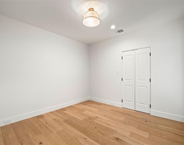 8730 Rexford Drive - Photo Thumbnail 29