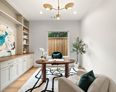 8730 Rexford Drive - Photo Thumbnail 4