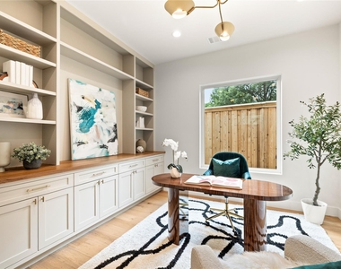 8730 Rexford Drive - Photo Thumbnail 5