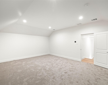 8730 Rexford Drive - Photo Thumbnail 38