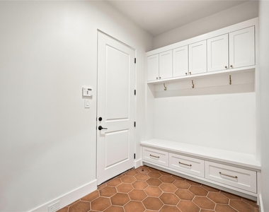 8730 Rexford Drive - Photo Thumbnail 23