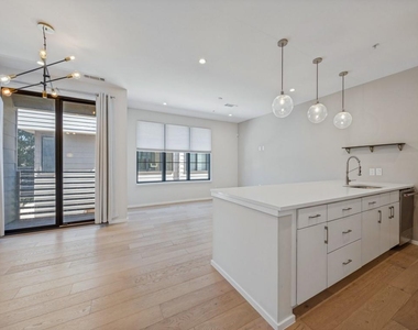 6028 Hudson Street - Photo Thumbnail 7