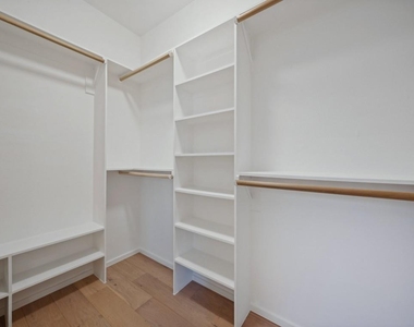 6028 Hudson Street - Photo Thumbnail 13