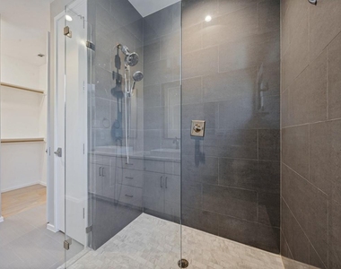 6028 Hudson Street - Photo Thumbnail 15