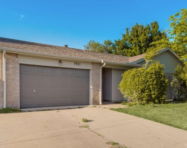 7021 Lincolnshire Lane - Photo Thumbnail 2