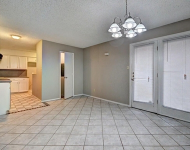 707 E Shady Grove Road - Photo Thumbnail 3