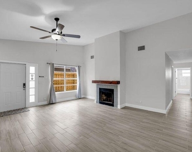 13699 Lavender Lane - Photo Thumbnail 4