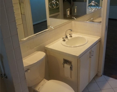 3883 Turtle Creek Boulevard - Photo Thumbnail 11