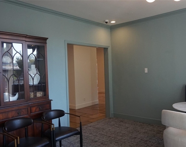 3883 Turtle Creek Boulevard - Photo Thumbnail 5