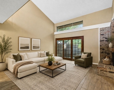 1806 Lakecrest Court - Photo Thumbnail 2
