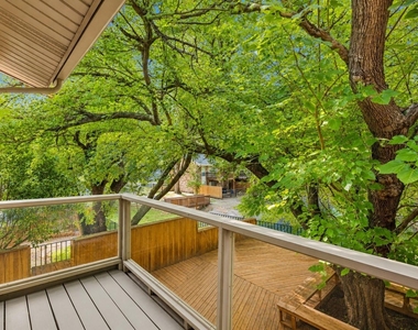 1806 Lakecrest Court - Photo Thumbnail 33