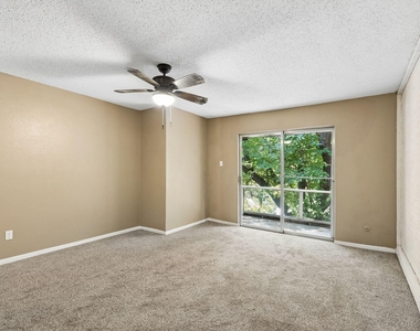 1806 Lakecrest Court - Photo Thumbnail 26