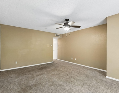 1806 Lakecrest Court - Photo Thumbnail 25