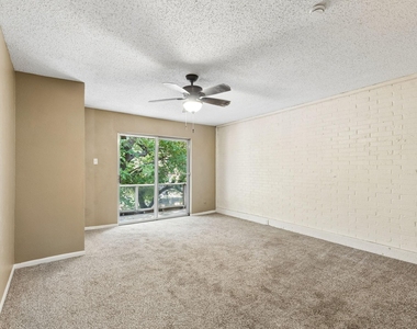 1806 Lakecrest Court - Photo Thumbnail 24
