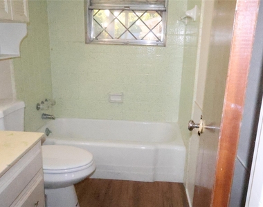1202 Alamo Lane - Photo Thumbnail 4