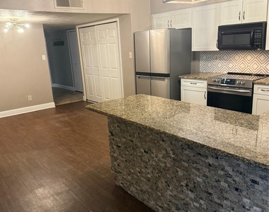 306 Timberleaf Drive - Photo Thumbnail 4