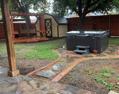 306 Timberleaf Drive - Photo Thumbnail 8