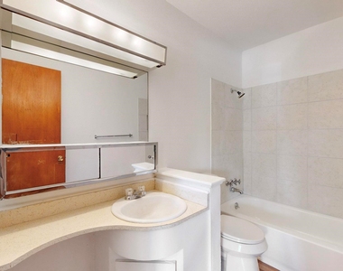 304 Nw Summercrest Boulevard - Photo Thumbnail 18