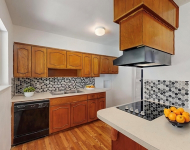 304 Nw Summercrest Boulevard - Photo Thumbnail 5