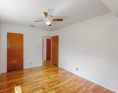 304 Nw Summercrest Boulevard - Photo Thumbnail 9