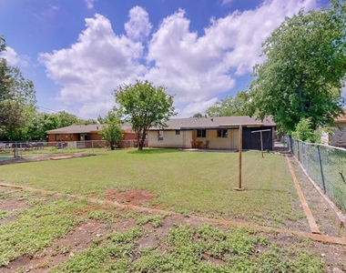 304 Nw Summercrest Boulevard - Photo Thumbnail 21
