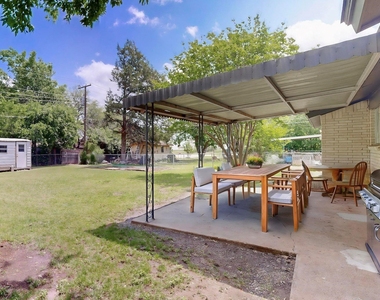 304 Nw Summercrest Boulevard - Photo Thumbnail 19