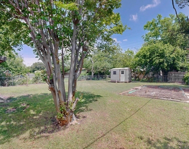304 Nw Summercrest Boulevard - Photo Thumbnail 22