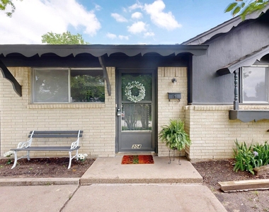 304 Nw Summercrest Boulevard - Photo Thumbnail 2