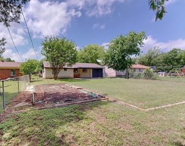304 Nw Summercrest Boulevard - Photo Thumbnail 20