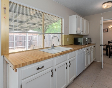 1201 Whitehall Drive - Photo Thumbnail 8