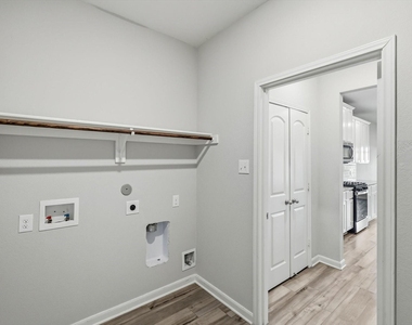 2029 Yarbrough Drive - Photo Thumbnail 16