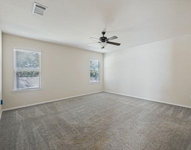 1201 Jasper Crossing - Photo Thumbnail 17