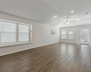 14068 Drover Street - Photo Thumbnail 3