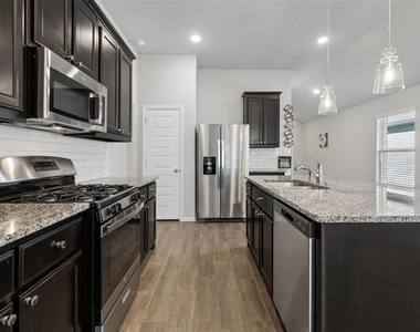 14068 Drover Street - Photo Thumbnail 6