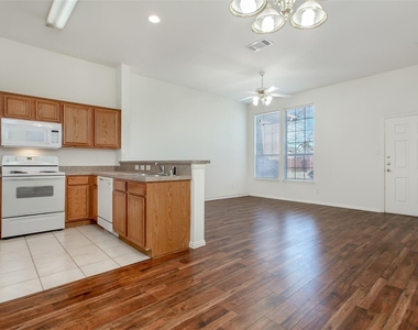 1727 Preston On The Lake Boulevard - Photo Thumbnail 9
