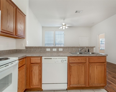 1727 Preston On The Lake Boulevard - Photo Thumbnail 12