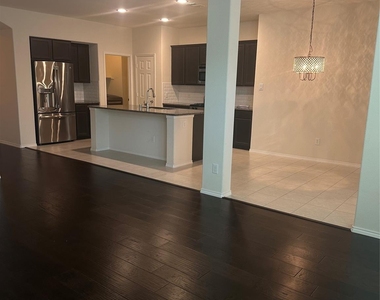 1813 6th Street - Photo Thumbnail 23