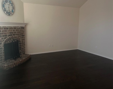 1813 6th Street - Photo Thumbnail 26
