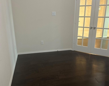 1813 6th Street - Photo Thumbnail 13
