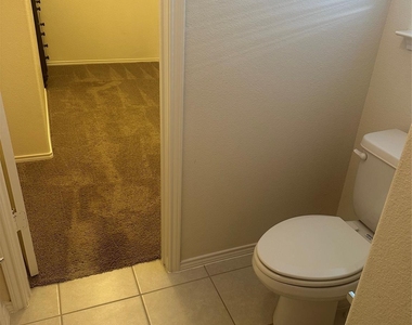 1813 6th Street - Photo Thumbnail 34