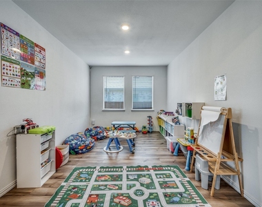 11425 Silver Queen Drive - Photo Thumbnail 13