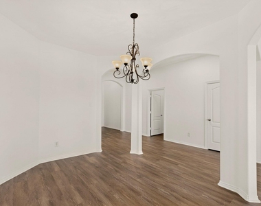 14908 Riverside Drive - Photo Thumbnail 16