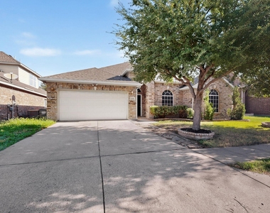 14908 Riverside Drive - Photo Thumbnail 3