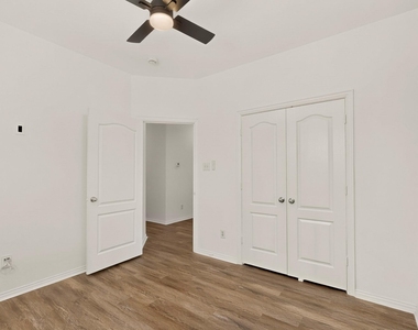 14908 Riverside Drive - Photo Thumbnail 30