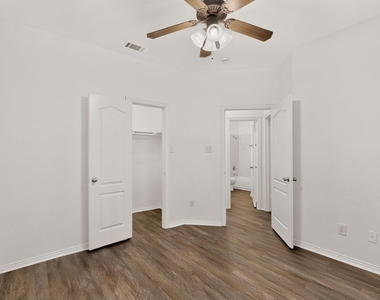 14908 Riverside Drive - Photo Thumbnail 32
