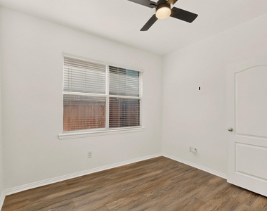 14908 Riverside Drive - Photo Thumbnail 29
