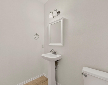 14908 Riverside Drive - Photo Thumbnail 33
