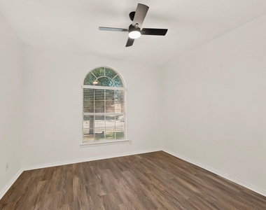 14908 Riverside Drive - Photo Thumbnail 26