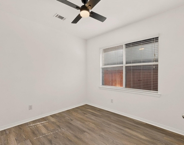 14908 Riverside Drive - Photo Thumbnail 28