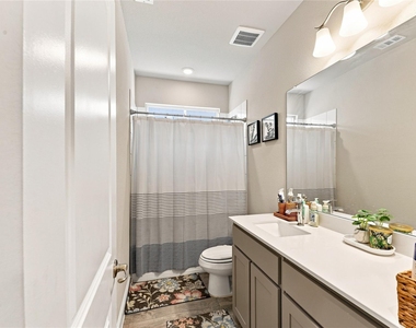 11516 Nicholson Lane - Photo Thumbnail 3